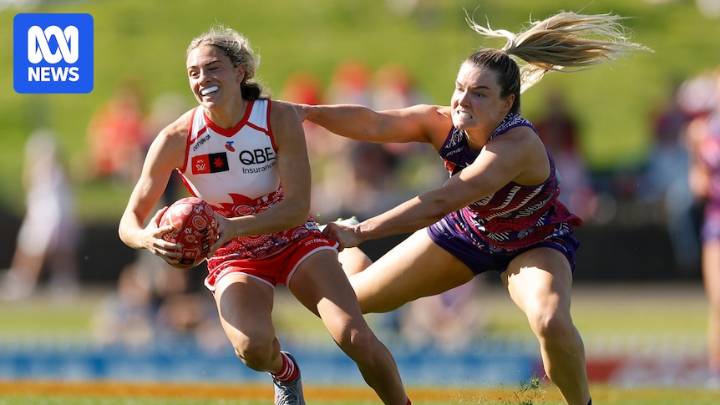 AFLW Sunday: Chloe Molloy kicks wonder goal as Zippy Fish stars for Swans