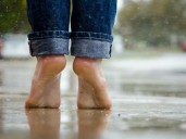 Verrugas en las plantas de los pies: síntomas, causas y tratamientos efectivos