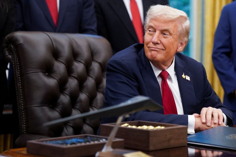 Trump warns Democrats of 'irreversible' actions in government shutdown
