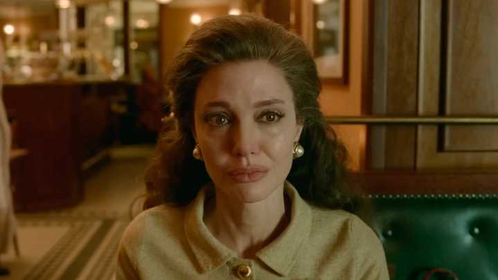 Watch Angelina Jolie Get Emotional While Talking About Her Late Mother’s Cancer Journey
