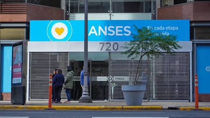 ANSES habilita la presentación de la Libreta AUH 2025: quiénes deben hacerlo y cómo