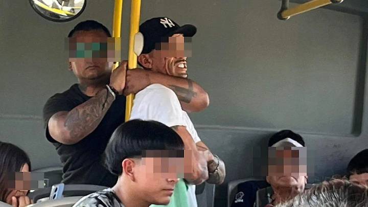 Pasajeros de ruta retienen a acosador sexual; autoridades concretan detención
