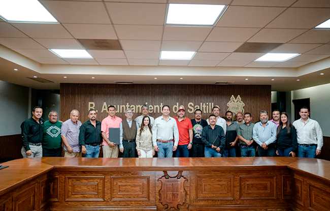 Acuerdan Javier Díaz y concesionarios impulsar el “Aquí Vamos Gratis” en Saltillo