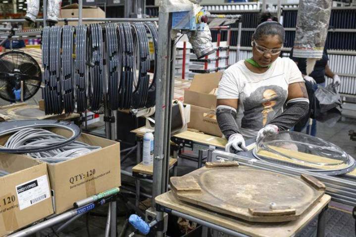U.S. hiring stalls with employers reluctant to expand in an economy grown increasingly erratic