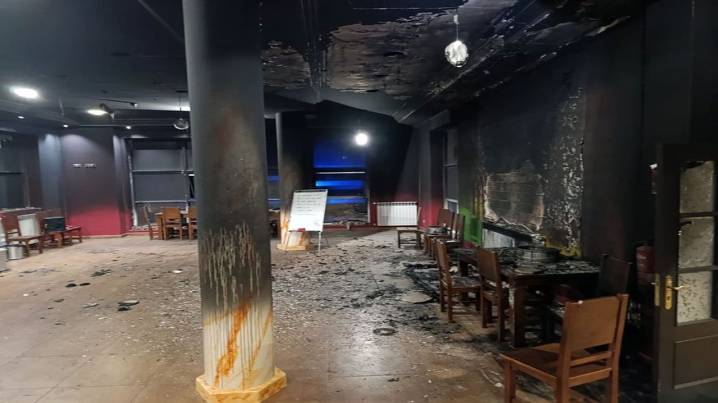 Lanzan un artefacto incendiario al edificio de Monforte elegido para albergar menores extranjeros