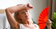 No son los calores: el síntoma al que nadie presta atención pero indica que la menopausia está llegando, según la medicina
