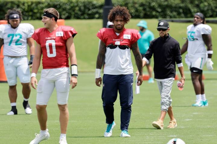 Dolphins Deep Dive: Tua-Tyreek connection ready for Colts? Will Miami win?