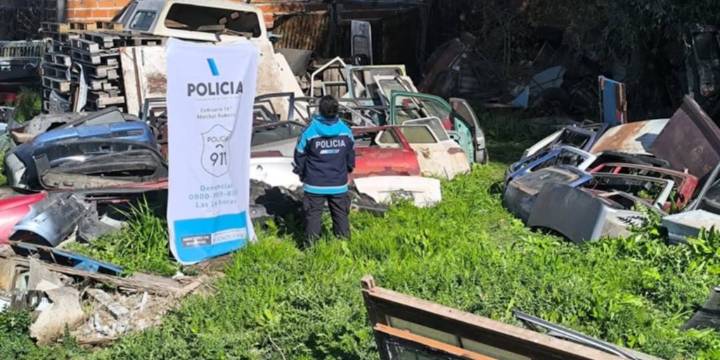 Descubrieron un desarmadero ilegal en Melchor Romero y secuestraron más de 700 autopartes robadas