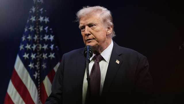 Chief justice lets Trump remove member of FTC for now