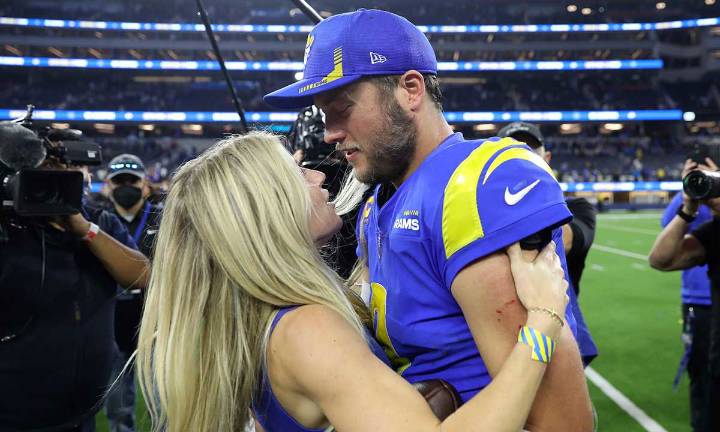 Who Is Matthew Stafford’s Wife? Everything You Need to Know About Kelly Stafford All about Matthew Stafford's wife, Kelly Stafford. How did the two meet? Read about their entire relationship timeline 