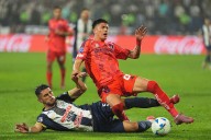 VIDEO. ¿Recordó el 2015? Carlos Zambrano se fue expulsado ante la U por un manotazo a Charles Aránguiz