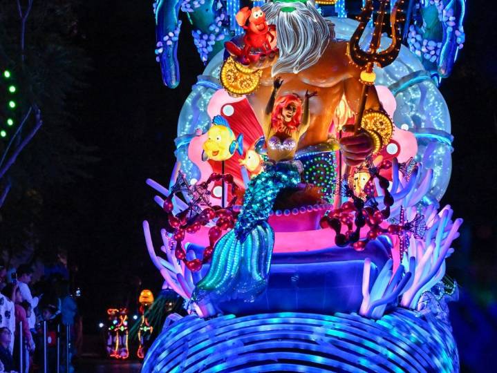 Disneyland clears parade route as smoke billows from Paint the Night float