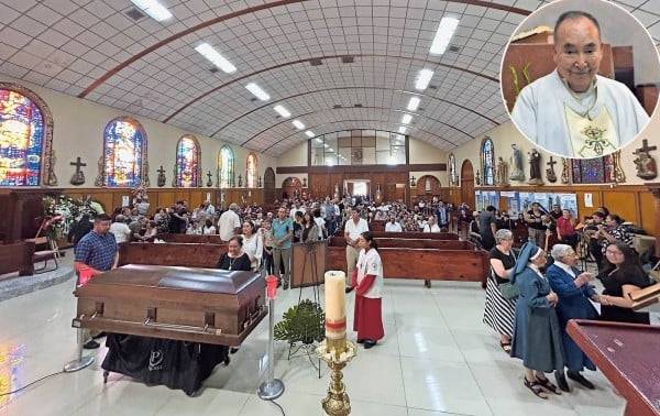 Despiden fieles al presbítero Jesús Efrén Hernández