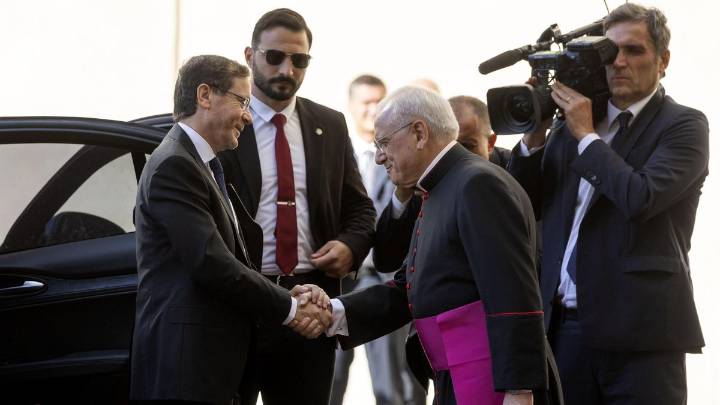 El Papa y el presidente de Israel tratan de rebajar la tensión y volver al diálogo