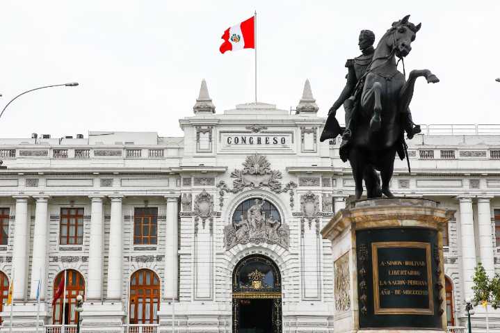 Congreso busca promover retorno de científicos peruanos desde el extranjero