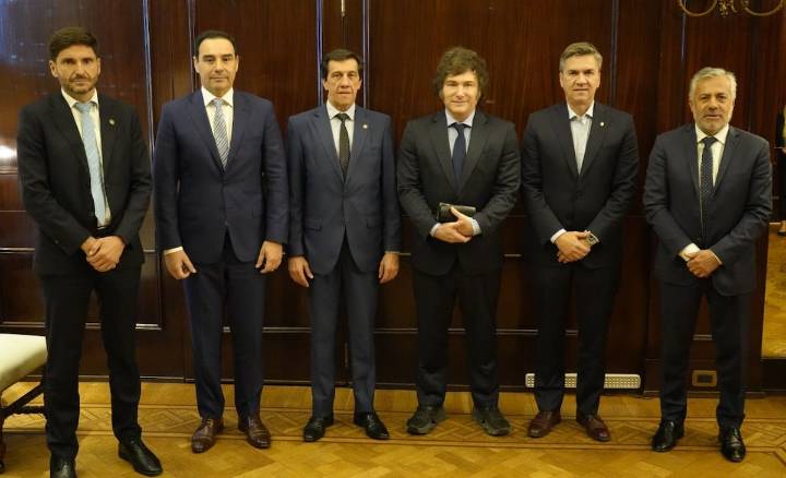 Tras la derrota. Qué se sabe de la convocatoria a los gobernadores por parte del Gobierno nacional