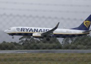 Las aerolíneas de bajo coste se lanzan a por el millón de asientos que deja Ryanair
