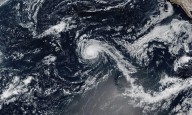 Hurricane Kiko is weakening and expected to bypass Hawaii, forecasters say