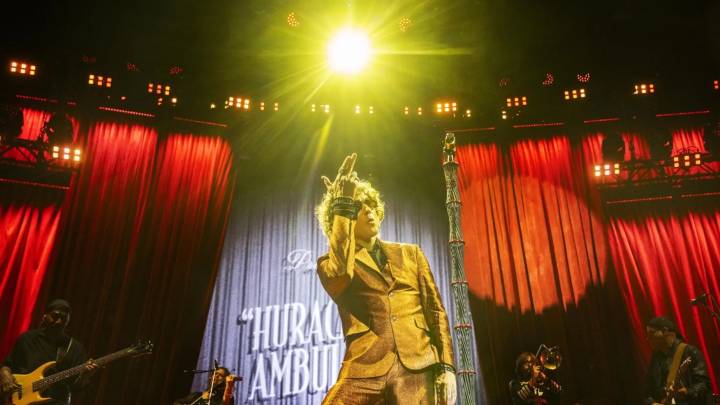 Enrique Bunbury arrasa en Zaragoza con El Huracán Ambulante en estado de gracia