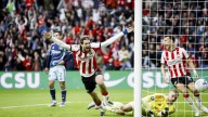 Los españoles Yarek Gasiorowski y Saibari rescatan un punto para el PSV ante el Ajax en 'De Topper'
