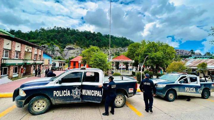 Fiestas se imponen a seguridad en la Sierra; Guadalupe y Calvo continúa celebraciones patrias pese a la violencia