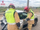 Colisión entre un camión y un turismo en la A7 a la altura de Nules