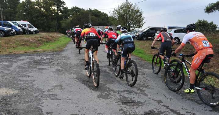 Galería | Piñor se llena de bicicletas en la III Ruta da Prata
