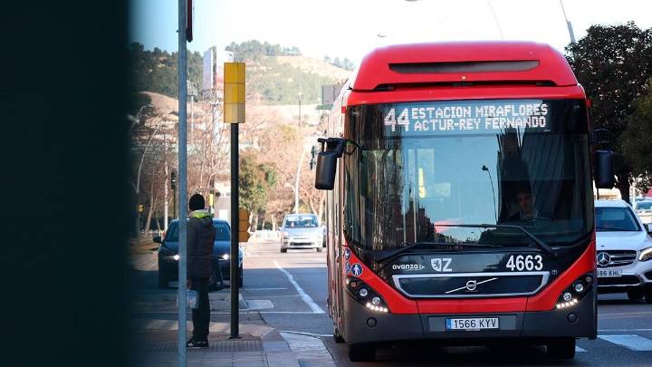 Última oportunidad para frenar la huelga del bus en Zaragoza: reunión clave el domingo