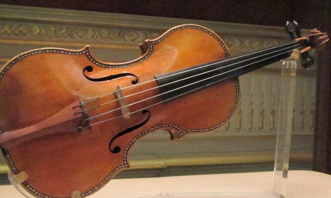 Hallan un Stradivarius de 300 años  robado por los nazis y los soviéticos
