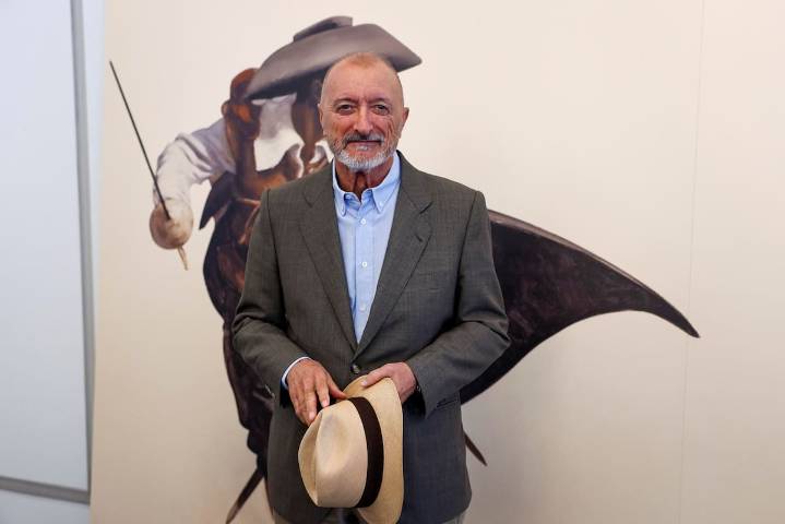 Pérez-Reverte.  “Hoy cualquier Youtuber se convierte en intérprete del mundo”, dice el escritor, de regreso con Alatriste