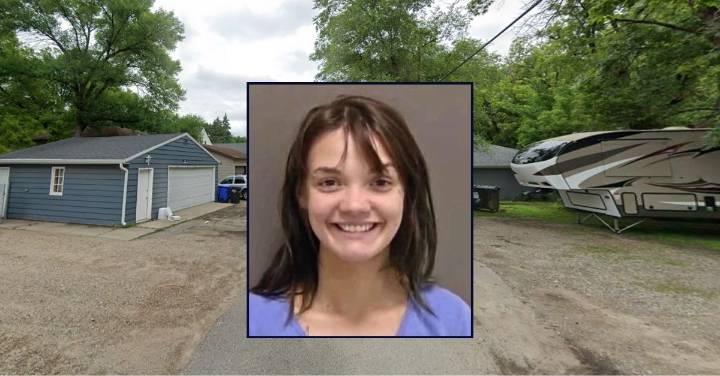 'Like splitting wood': Woman used hatchet to try and kill her sleeping boyfriend, cops say