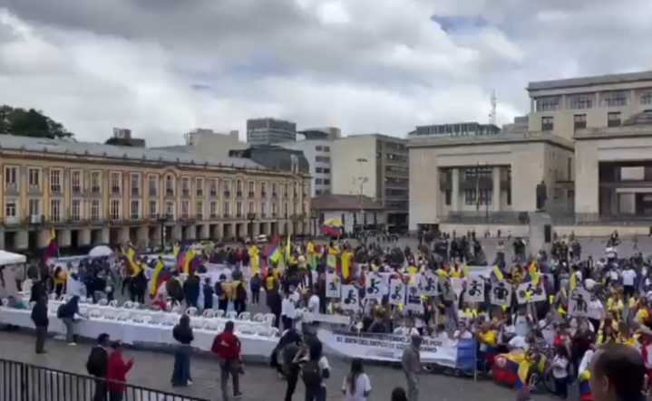 Deportistas protestan en Bogotá contra Gobierno por recorte al presupuesto