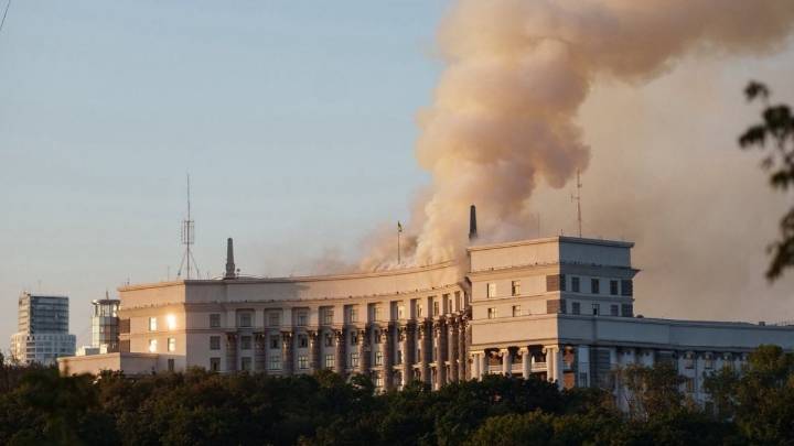 Rusia ataca por vez primera desde el inicio de la invasión la sede del Gobierno de Ucrania