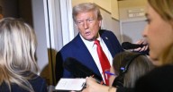 La millonaria suma de dinero que tiene que pagar YouTube a Trump por cancelar su cuenta