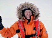 Un explorador es el primero en llegar a 7 de los 8 puntos más inaccesibles del planeta: cuál le falta
