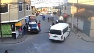 Policía que atropelló a mujer y su hija con patrulla en Chimalhuacán iba distraído con su celular; es detenido
