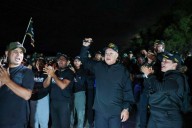 Diosdado Cabello encabeza caminata nocturna de 7K con jóvenes revolucionarios