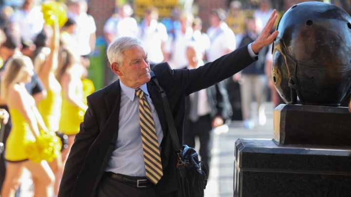 Leistikow's thoughts: A worthy Big Ten record for Iowa's Kirk Ferentz