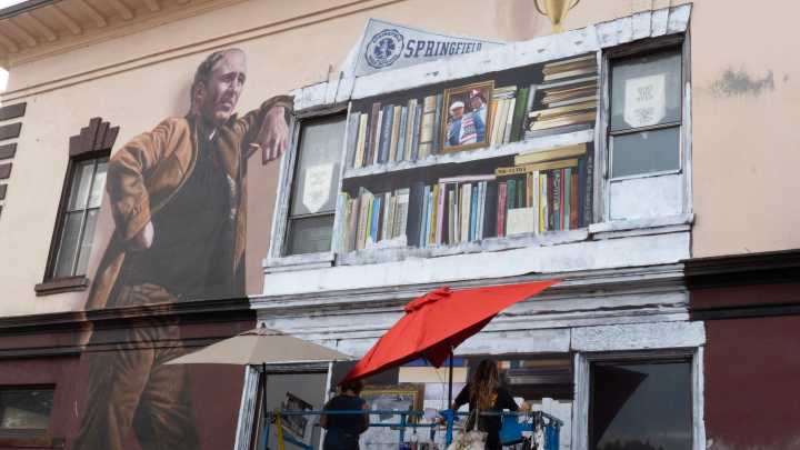 Watch the Kesey mural in Springfield gets a facelift