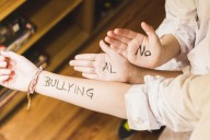 La decisión de la DGE contra el bullying: habrá multas millonarias para los padres