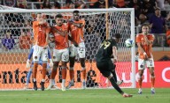 Deadspin | Dynamo tighten playoff race with narrow victory over Timbers
