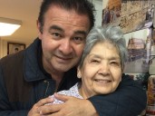 Murió la mamá de Mario Castañeda, actor que prestó su voz a Goku de Dragon Ball