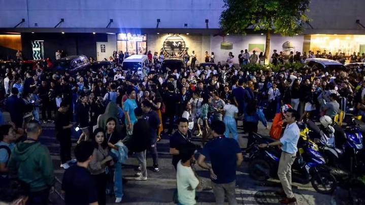 Un terremoto de 6,9 sacudió Filipinas y hay alerta de tsunami: las autoridades piden alejarse de la costa