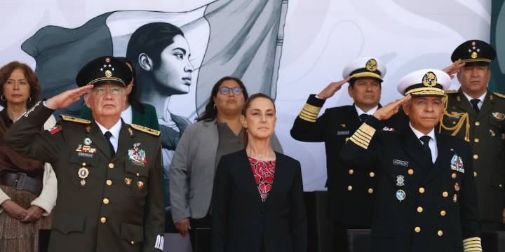 Con Hugo Aguilar y Kenia López, Sheinbaum encabeza su primer homenaje a los Niños Héroes en Chapultepec
