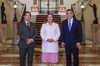 Se reúne Alejandro Moreno con Dina Boluarte, presidenta de Perú 