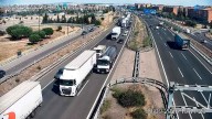 Brutal choque entre dos turismos en la A-2 provoca retenciones entre Juslibol y San Gregorio