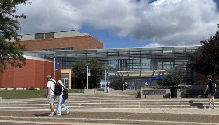 Double diploma: Students will be able to get Harper College degree while in high school