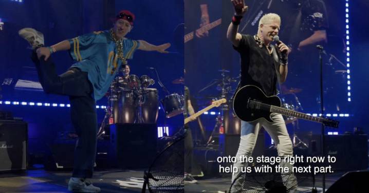 The Offspring bring out Pretty Fly (For A White Guy) video…