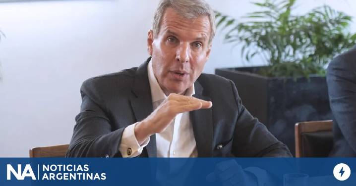 Redrado: "El BCRA tiene que poner una oferta de U$S 5 mil millones en $1.430 para descomprimir el mercado"