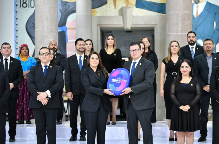 Tere Jiménez entrega su tercer informe de gobierno al Congreso del Estado
